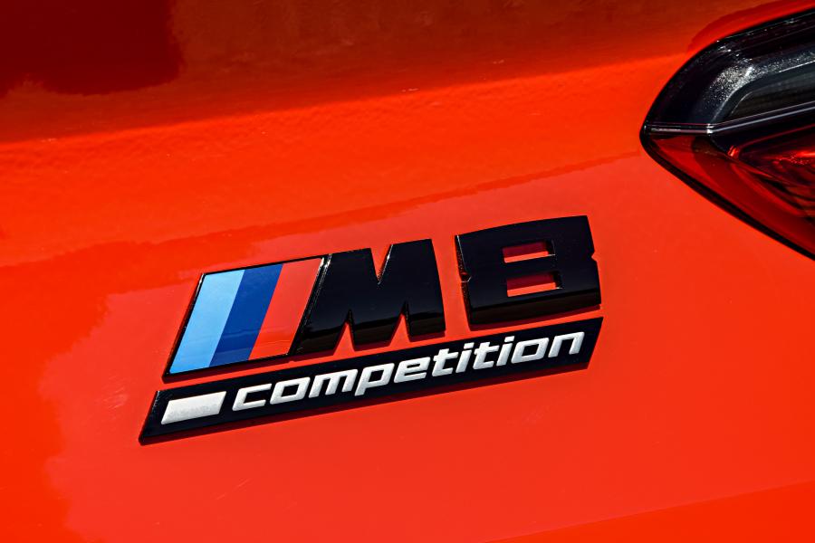 Логотип BMW M8 Competition Coupe (F92) 2019 года  (UK) (фото 85 из 157)